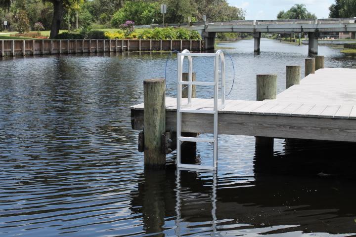 C&M 6-Step Lift Ladder