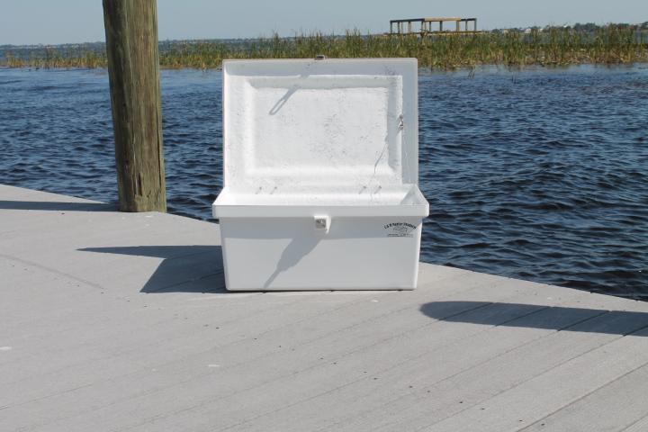 C&M Dock Box - 25 x 17'' x 12''