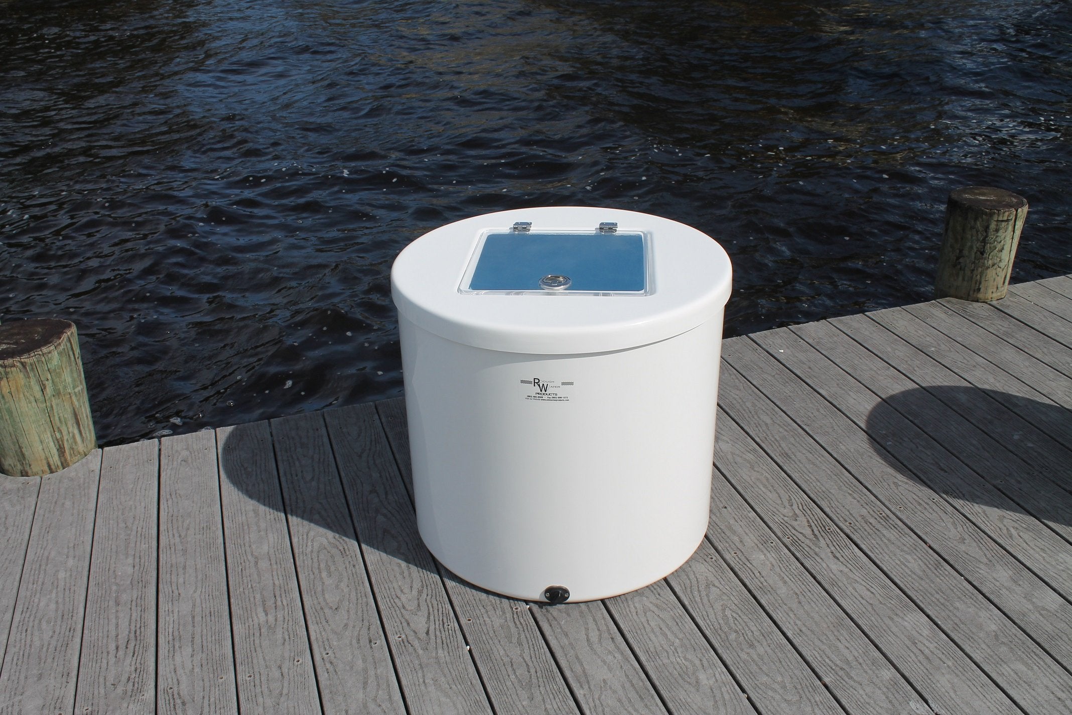 Rough Water 31 Round Table w/ 4 Cup Holders (Table Only)''