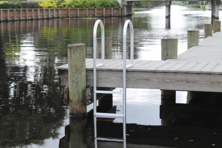 C&M Large Aluminum Hose Holder White Powder Coated