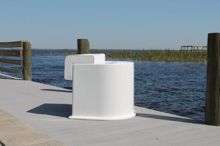 C&M Deluxe Lean Post w/Live Well & 4 S/S Rod Holders and Storage Under Seat & Removable Back Rest