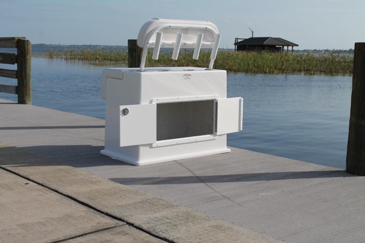 C&M Lean Post W/Cabinet 4 S/S Rod Holders Storage under Seat