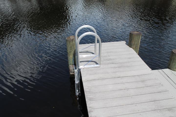 C&M 4-Step Big Foot Ladder