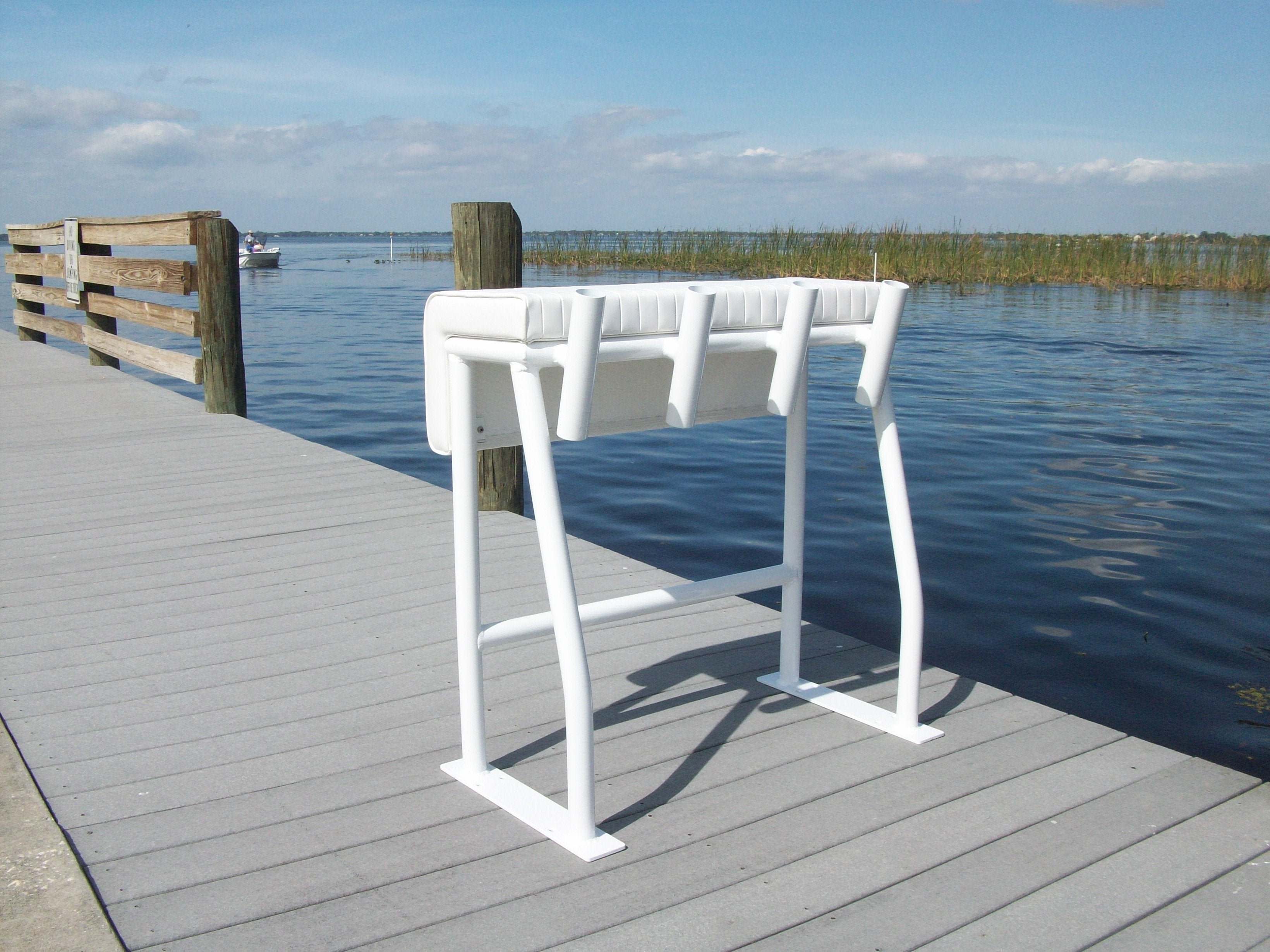 Sea Line Leaning Post - 36H x 32''W x 18''D No Rod Holders''