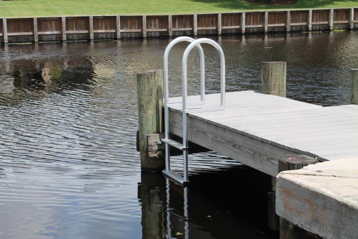 C&M 4-Step Standard Ladder